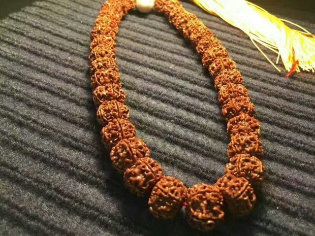 六瓣金刚,33颗手持,尺寸19mm左右,重30多克,大约多少钱?谢谢