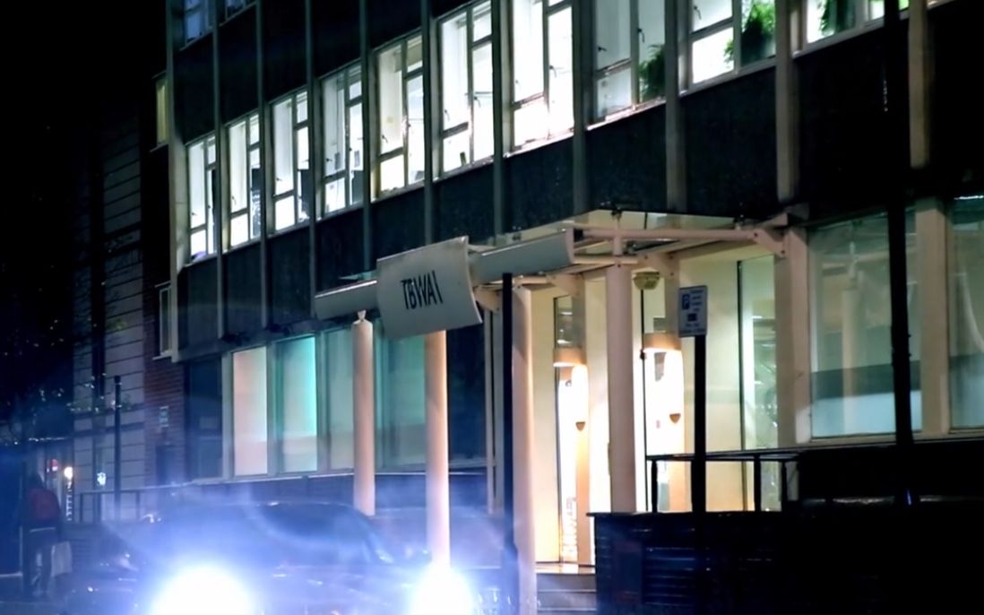 忧愁围绕着我 Low Down‎ (2014)