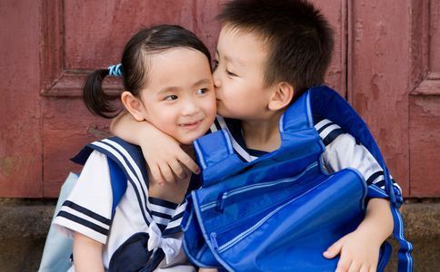 小孩子早恋接吻可以吗