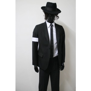 求迈克尔杰克逊在危险舞蹈中那件衣服叫什么