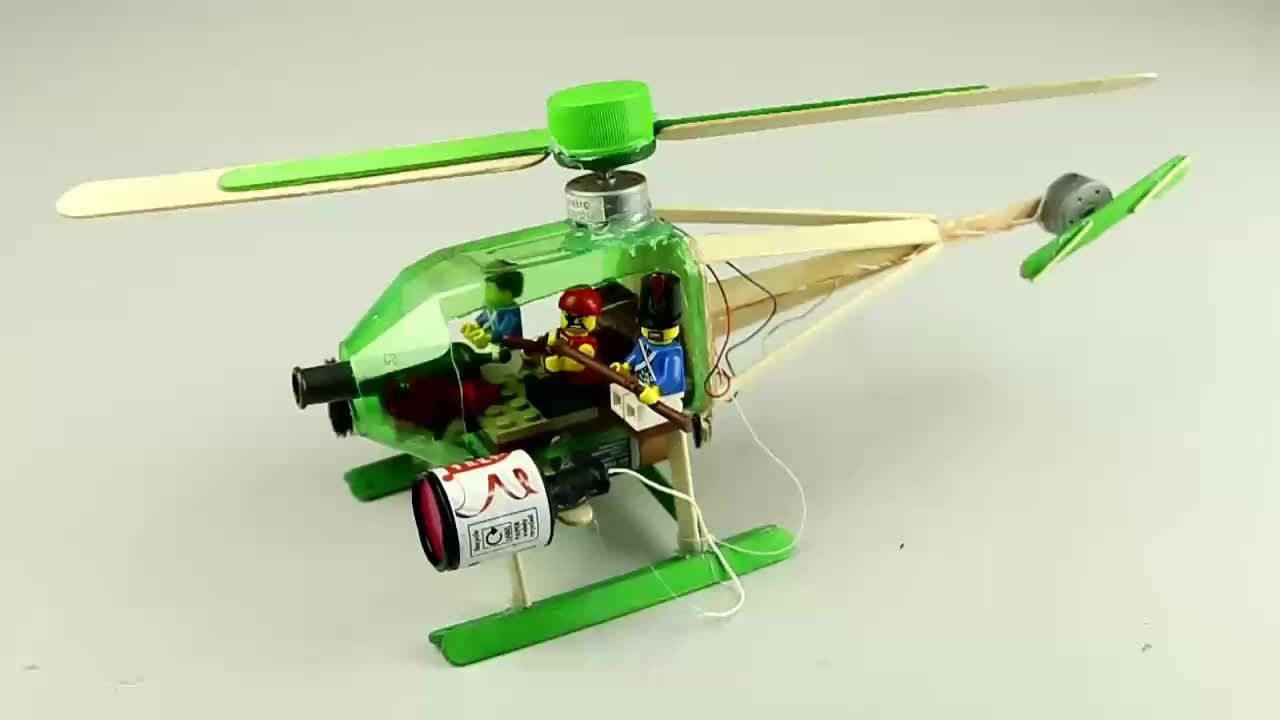 用 塑料瓶和雪糕棒可以做一架会飞的直升机,超简单,想学吗