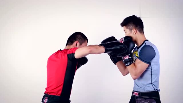 拳击教程2:后手摆拳
