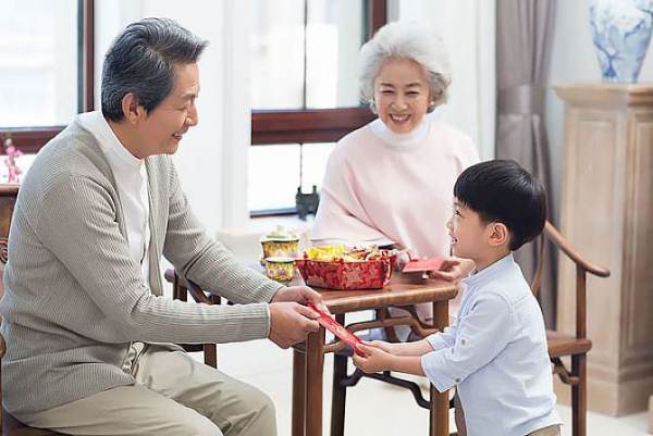 老年得子的贫苦人家,是悲哀还是幸福?