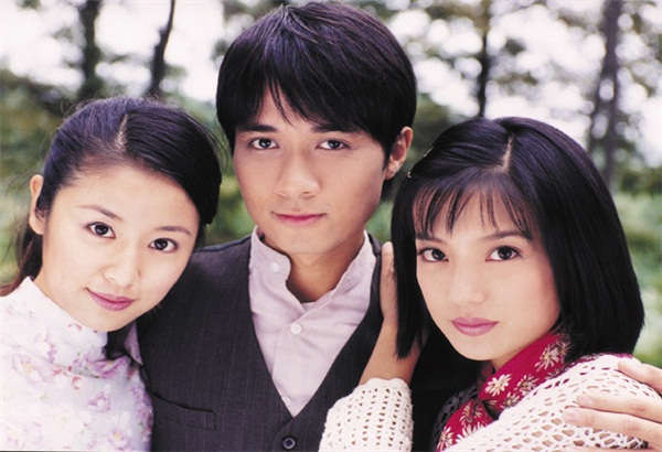 《情深深雨蒙蒙》何书桓为何宁愿选卖唱的依萍也不选大学生如萍?