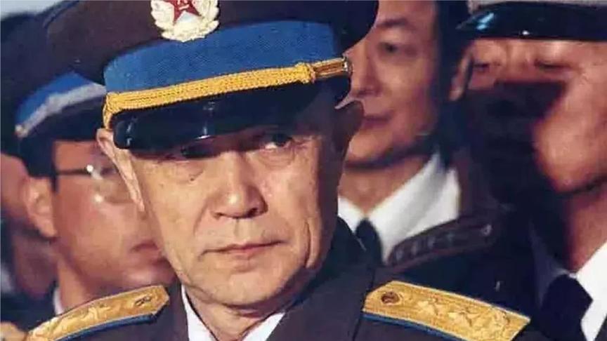 解放军中的白人将军,中国空军现代化 奠基人,70岁驾战机飞特技