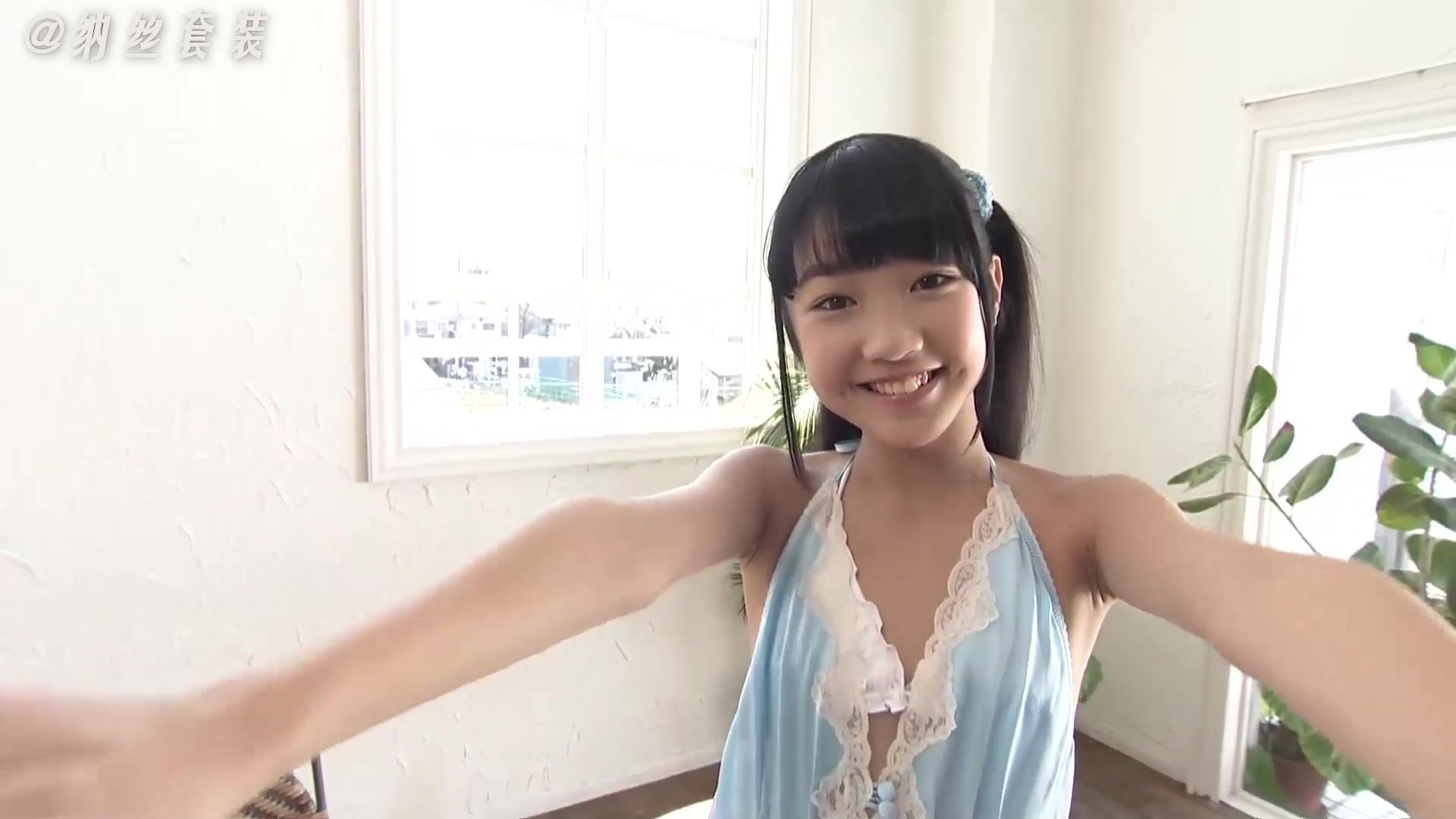 日本椎名桃子的绝对领域美腿睡衣比基尼写真拍摄10