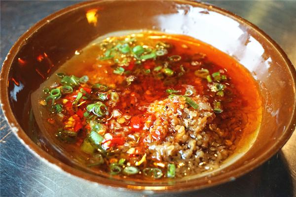 重庆火锅为什么一定要用香油打油碟?