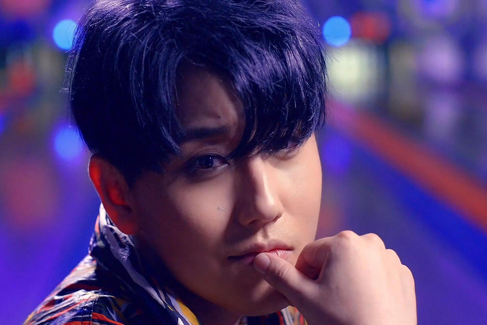 视频:mic男团赵泳鑫《躺着》mv首播 反讽都市"躺现象"