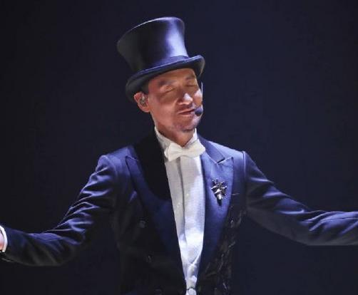 在《蒙面歌王》中有人指出黎明唱功一般,你觉得呢?