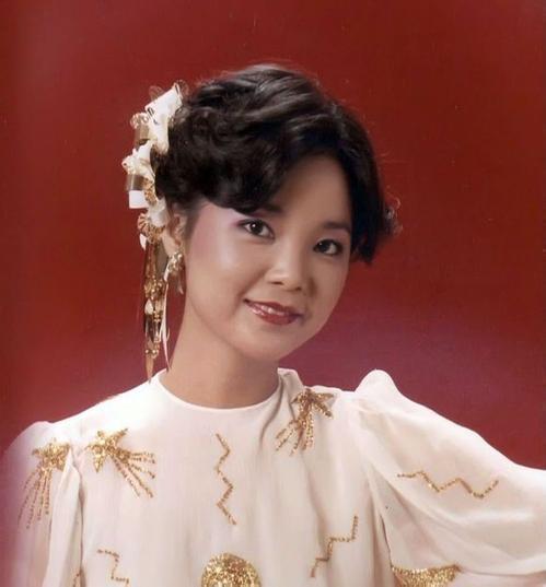 邓丽君的歌为什么没人能模仿呢?