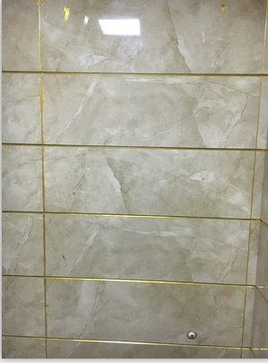 浅米黄色地砖搭配馏金色还是浅亮金色美缝剂好看?