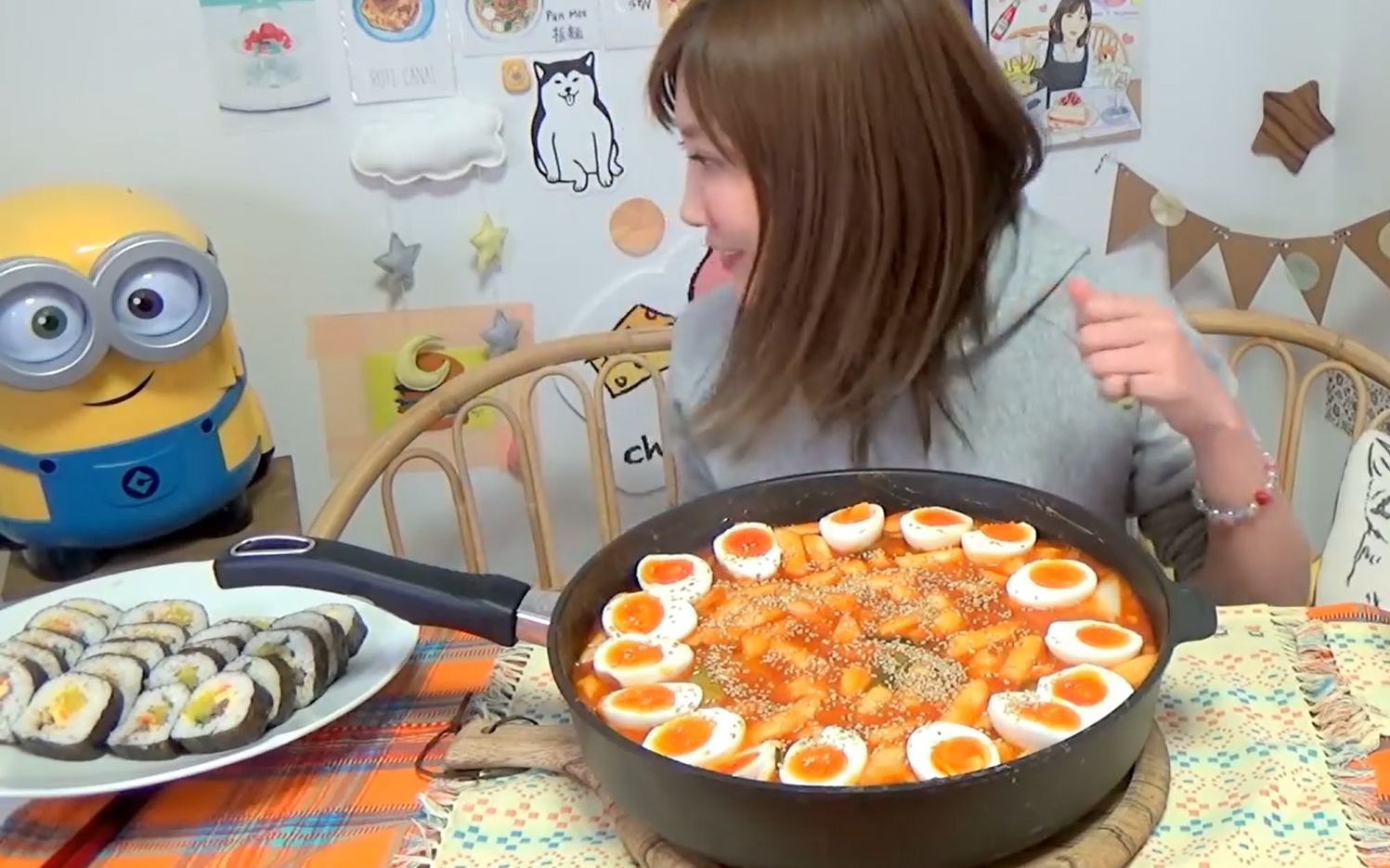 日本吃播木下漂亮小姐姐 怀旧的up主 甜辣的tteokbokki含有丰富的奶酪