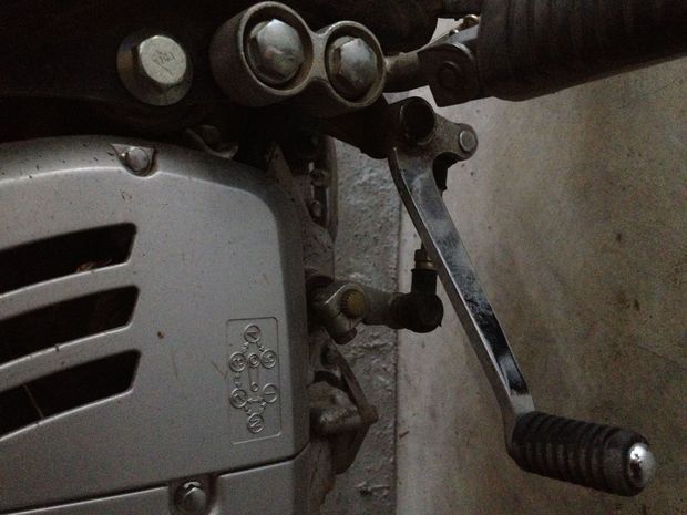 摩托车怎么挂档,这是国际挡还是循环挡