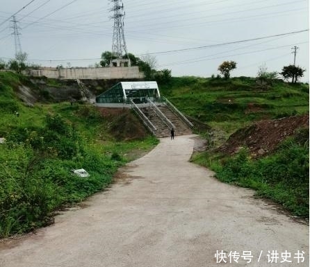 深圳市地铁四号线出站