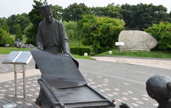 改进造纸术的蔡伦最后为什么自杀?