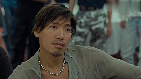 "长红"拍卖现场,乌鸦搅局霸气掀桌子:难办?我瞧就别办了!