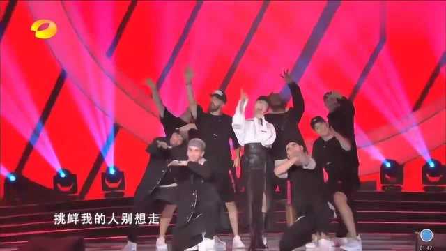 [图]李宇春《MAGICAL SHOW》