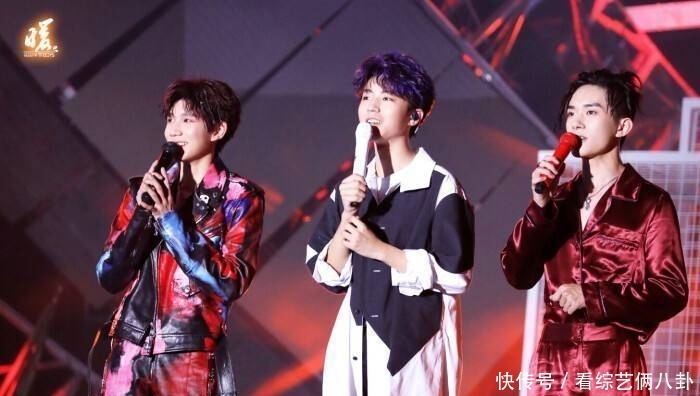 鹿晗关晓彤跨年合唱