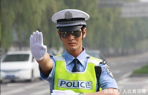 警察给袁隆平