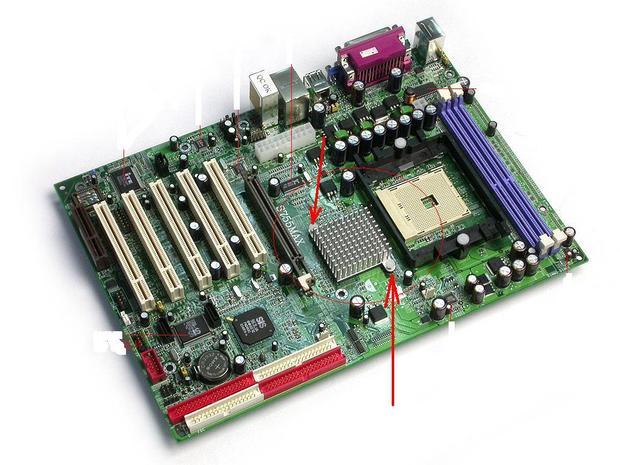 845主板上有散热片的是什么芯片?难道是集成