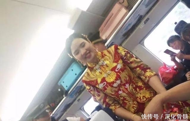 新郎对新娘做出意外举动