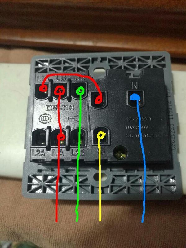 两个开关带五孔插座,想用一个开关控制灯,另一个控制插座,怎么接线?