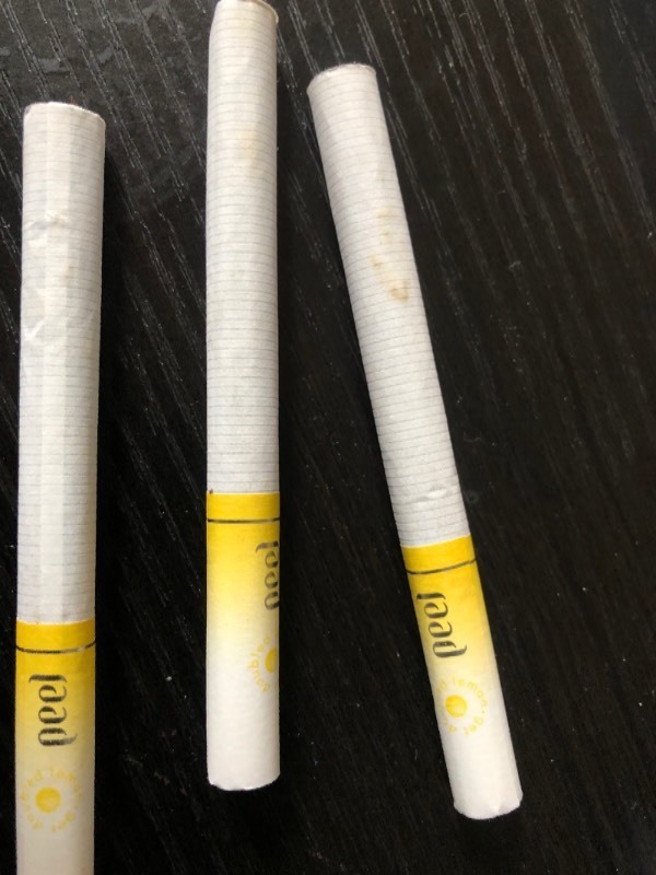 这还能抽吗,一整包都是,之前买的铁塔猫烟纸也这样,还有这个柠檬味一