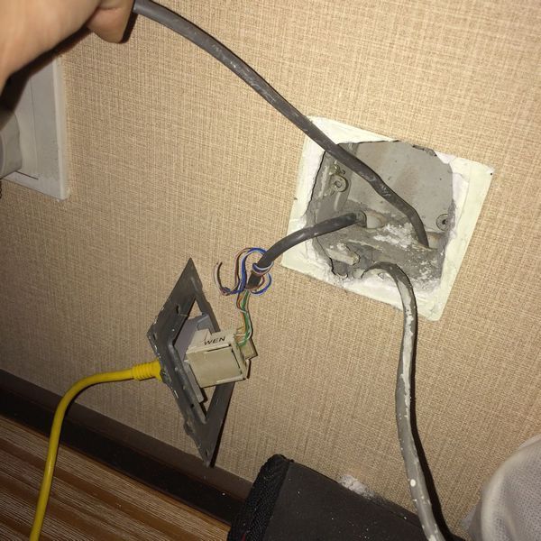 没有弱电箱怎么接网线,现在是图上这样,接面板