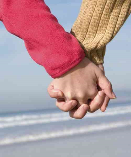 有哪些不直接表达爱情,却让人感受到深深爱意的句子?