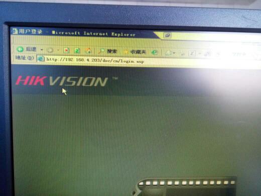 xp系统浏览器的菜单栏里面是灰色的,右键恢复