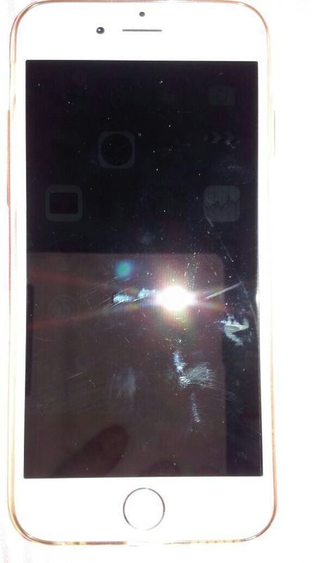 我的苹果6手机突然变成黑白屏幕,怎么办。请求