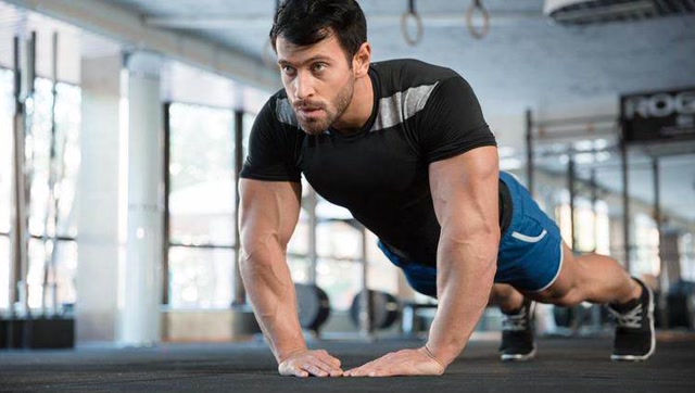 男神教你怎样用腹轮练出完美腹肌 肌肉撕裂者训练