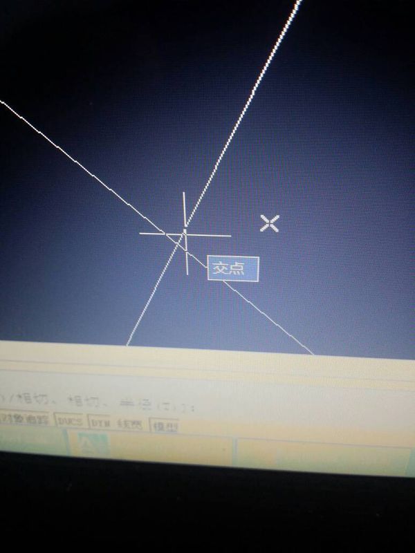 请教一下,为什么cad里面捕捉不到两个圆的交点