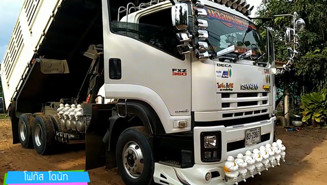 看看泰国人改装的五十铃卡车,后视镜排气筒都是亮点