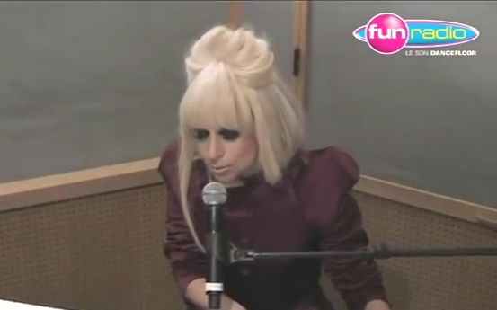 [图]Lady Gaga- Eh, Eh (Nothing Else I Can Say)(live from Vivo Fun Radio)