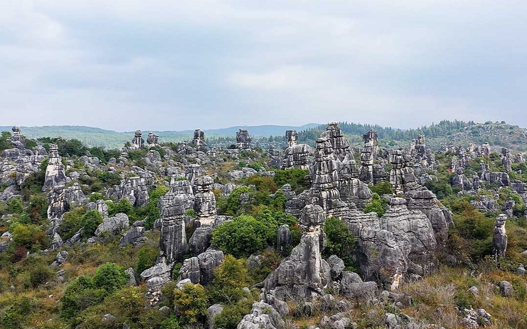  b>航拍云南 /b>石林,怪石嶙峋震撼壮观,大自然赐予人们的最好礼物