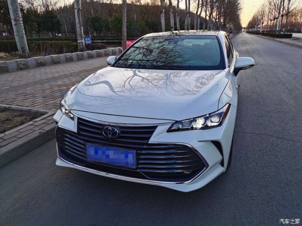 亚洲龙提车半年感想,白色车身配上黑色车顶,很靓仔