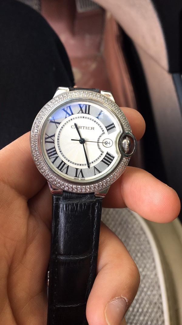 卡地亚蓝气球手表一个,请真伪辨别