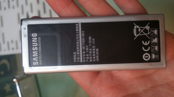 三星NOTE4电池辨别真伪~ 在朋友那里买了一