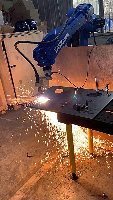 美国海宝等离子切割机器人 安川机器人 切割机器人 山东轩烨机器人