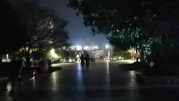 [图]九月滨江公园之夜@阿杰谈生活