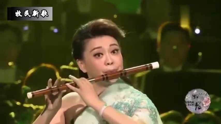 [图]竹笛女神唐俊乔一曲《牧民新歌》吹得精彩绝伦,绝对的视听盛宴!