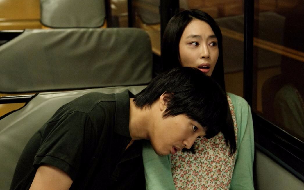 小伙被 鬼上身后,学会了泡妞,还找回了童年的记忆