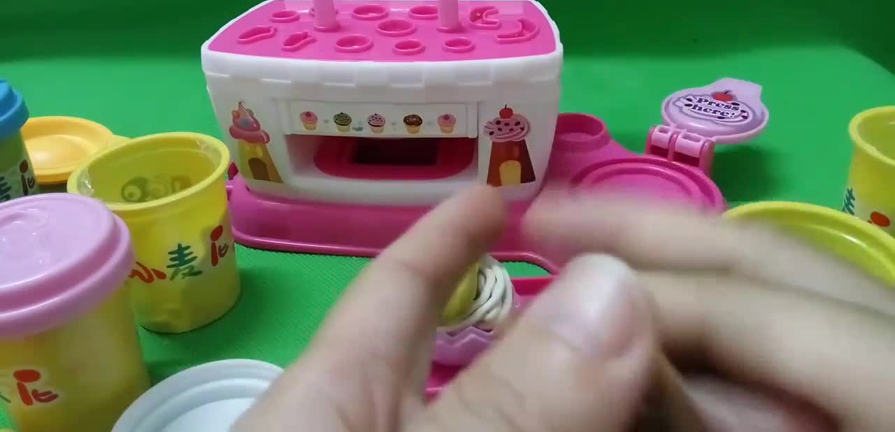 彩泥冰激凌培乐多橡皮泥彩泥玩具_冰雪奇缘小公主苏菲亚_小猪佩奇.