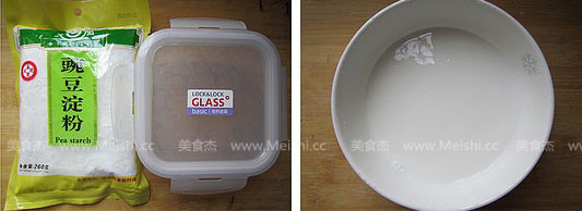 豌豆淀粉80毫升,水80毫升,将豌豆淀粉用水浸泡15分钟