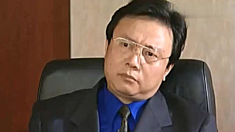黑老大张世豪被抓,律师竟告诉他妻子,只要张世豪能回香港就有救