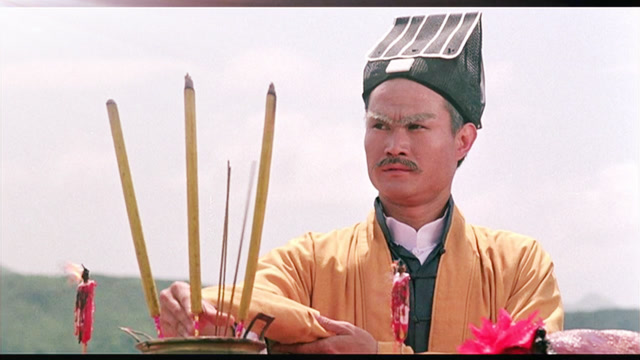 桃剑糯米今犹在,不见当年林正英,一曲《鬼新娘》带你怀念林九叔