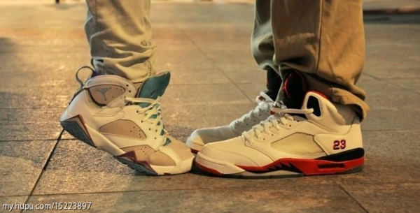 在百度搜索什么关键词,可以搜出类似这种踮脚的图片?求