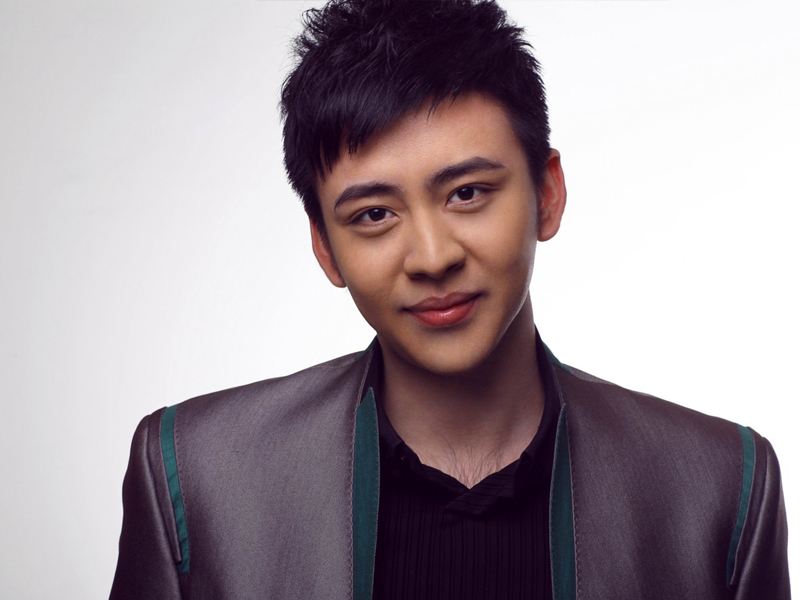 赵久毅:笑容给带来了一丝丝暖意,气质暖男俘获人心