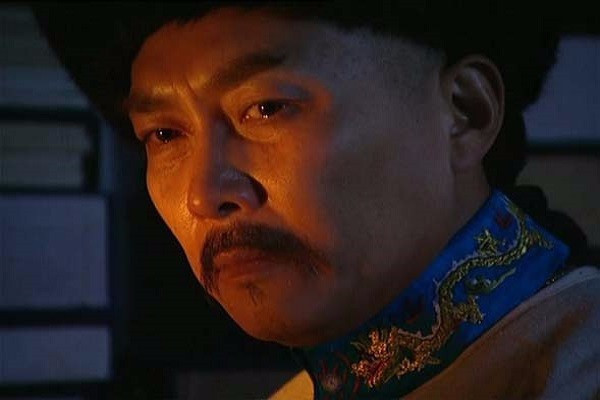 《雍正王朝》中,太子与郑春华私通受孕,为何是被打胎而不是被处死呢?